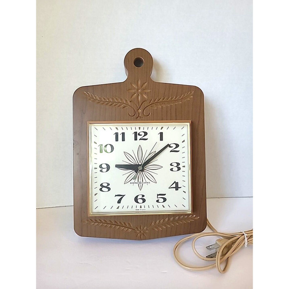 Vintage General Electric Plastic Analog Electronic Wall Clock, Still works great - Picture 1 of 6
